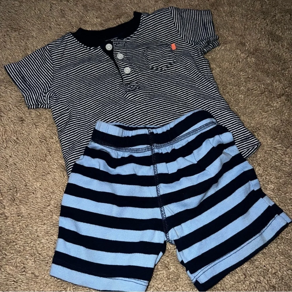 Carter’s Baby Boy 2 Piece Bundle Combo Crab Shorts & Striped Shirt 9-12 Months